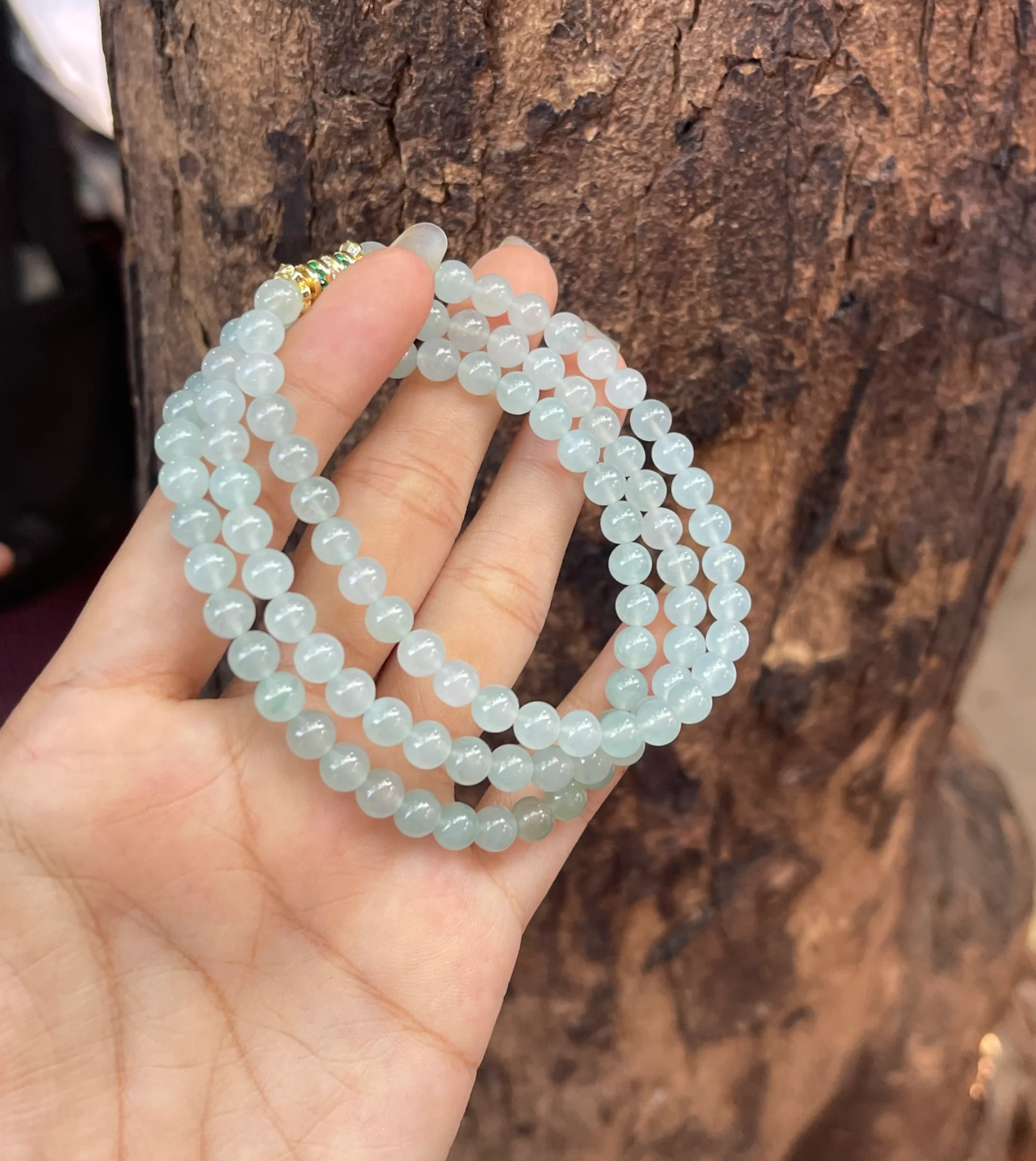 Chuỗi Vòng Ngọc Cẩm Thạch Tự Nhiên Băng Xanh Mix Charm Vàng Sang Trọng - phỉ thúy tự nhiên