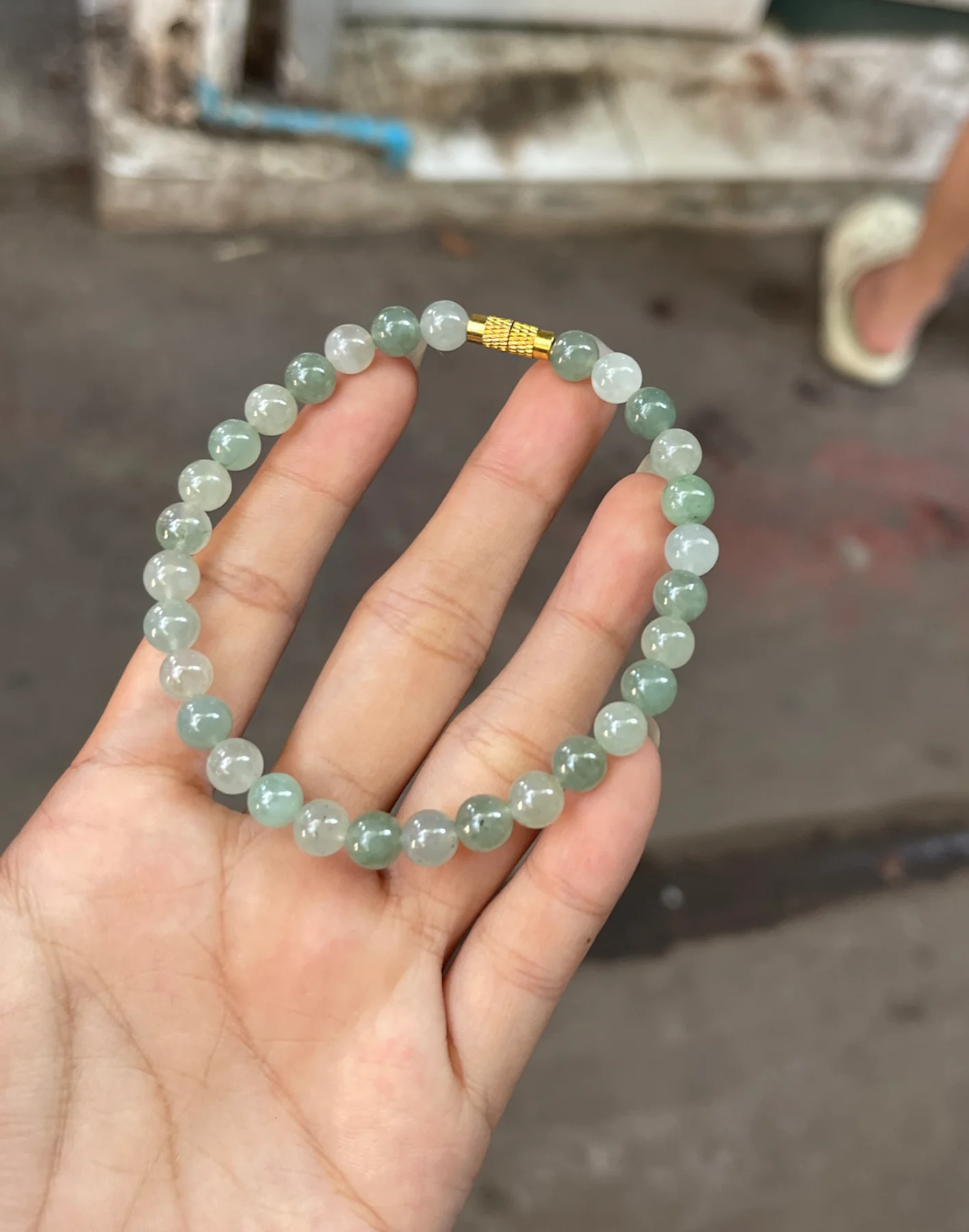 Vòng Tay Cẩm Thạch Tự Nhiên Sơn Thủy Xanh Mix Charm Vàng Sang Trọng - phỉ thúy tự nhiên